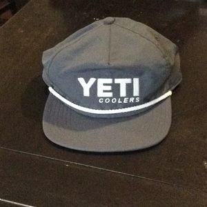 Yeti cooler grey SnapBack hat